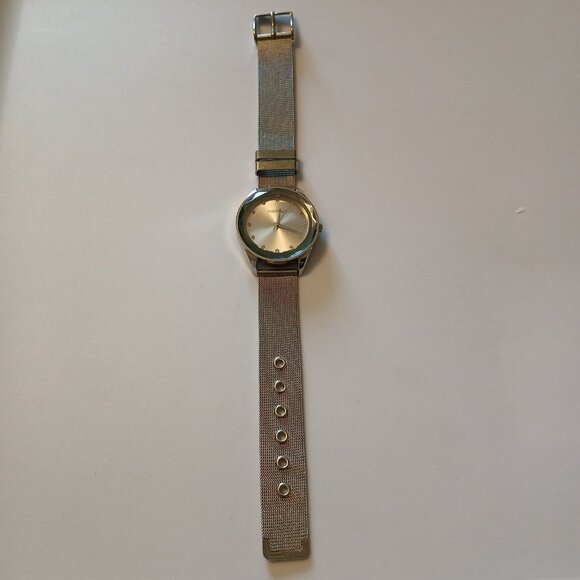 Ellen Tracy Women's Silver Tone Stainless Steel Faceted Bezel Mesh Analog Watch - Picture 1 of 16